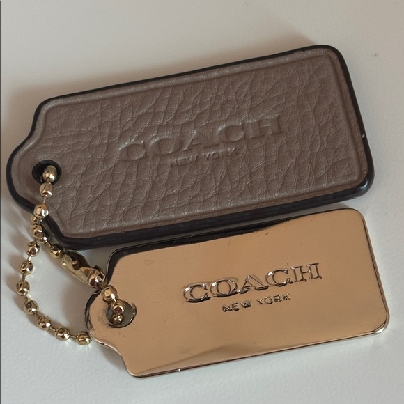 Coach Keychain Tag - Picture 1 of 7